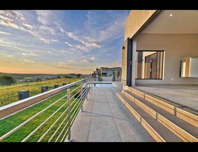 5 BEDROOM HOUSE FOR SALE IN EYE OF AFRICA